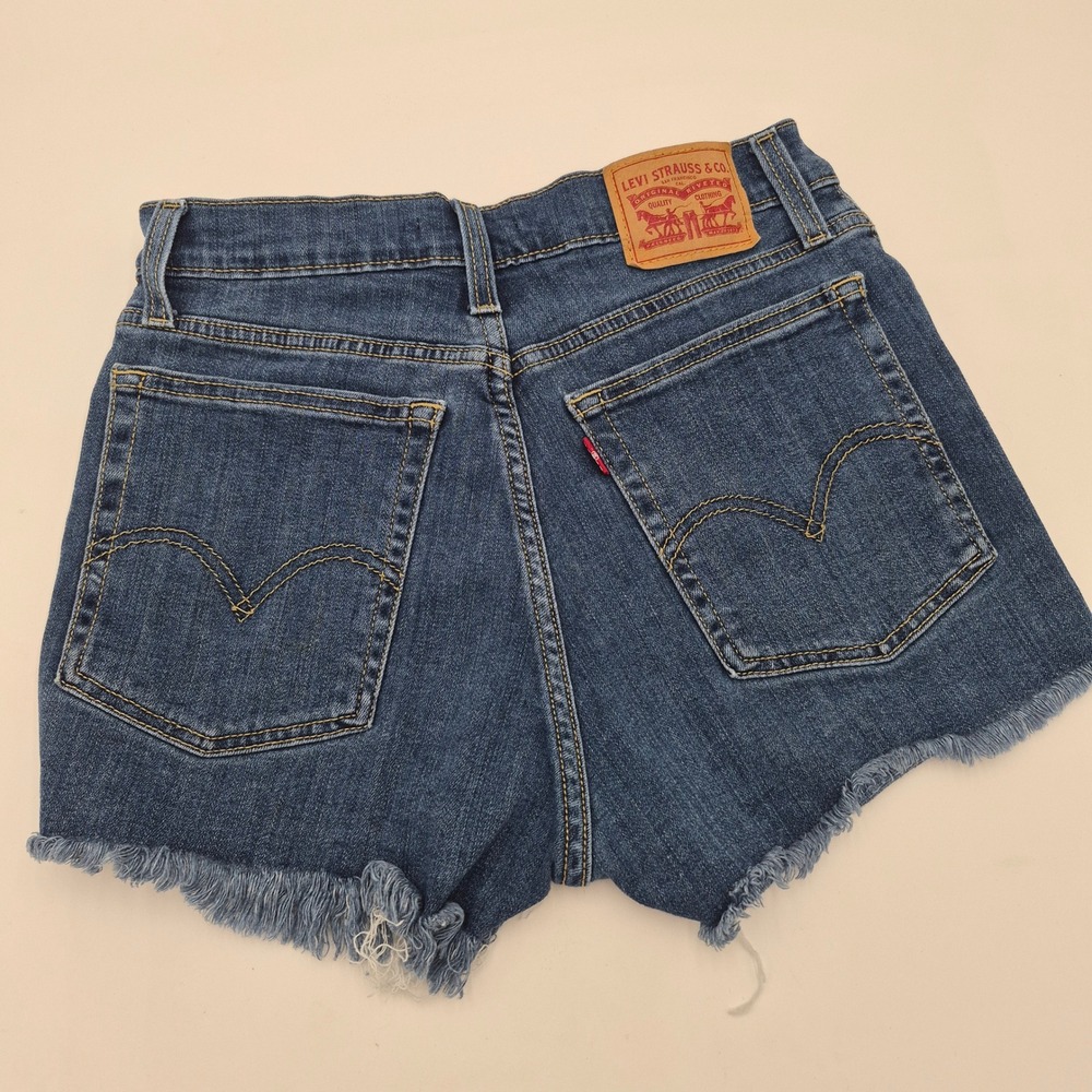 Levis High Rise Denim Shorts Womens 29 Medium Wash Frayed Raw Hem Cut Offs 72878